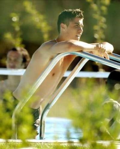 cristiano a la piscine